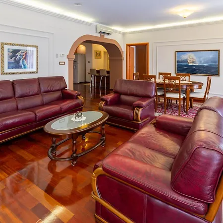Heritage Piazza Apartman *