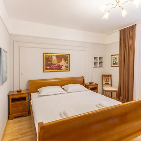 Heritage Piazza Apartman *