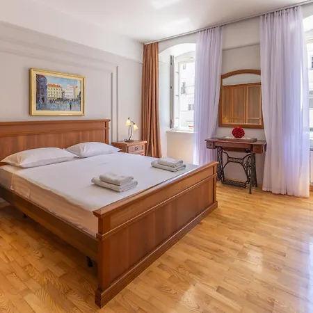 Heritage Piazza Apartman Split