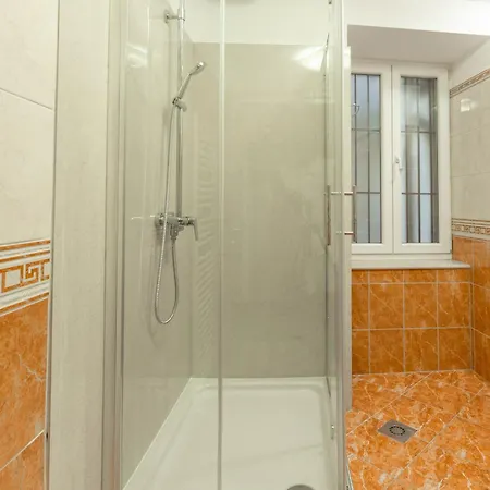 Heritage Piazza Apartman *